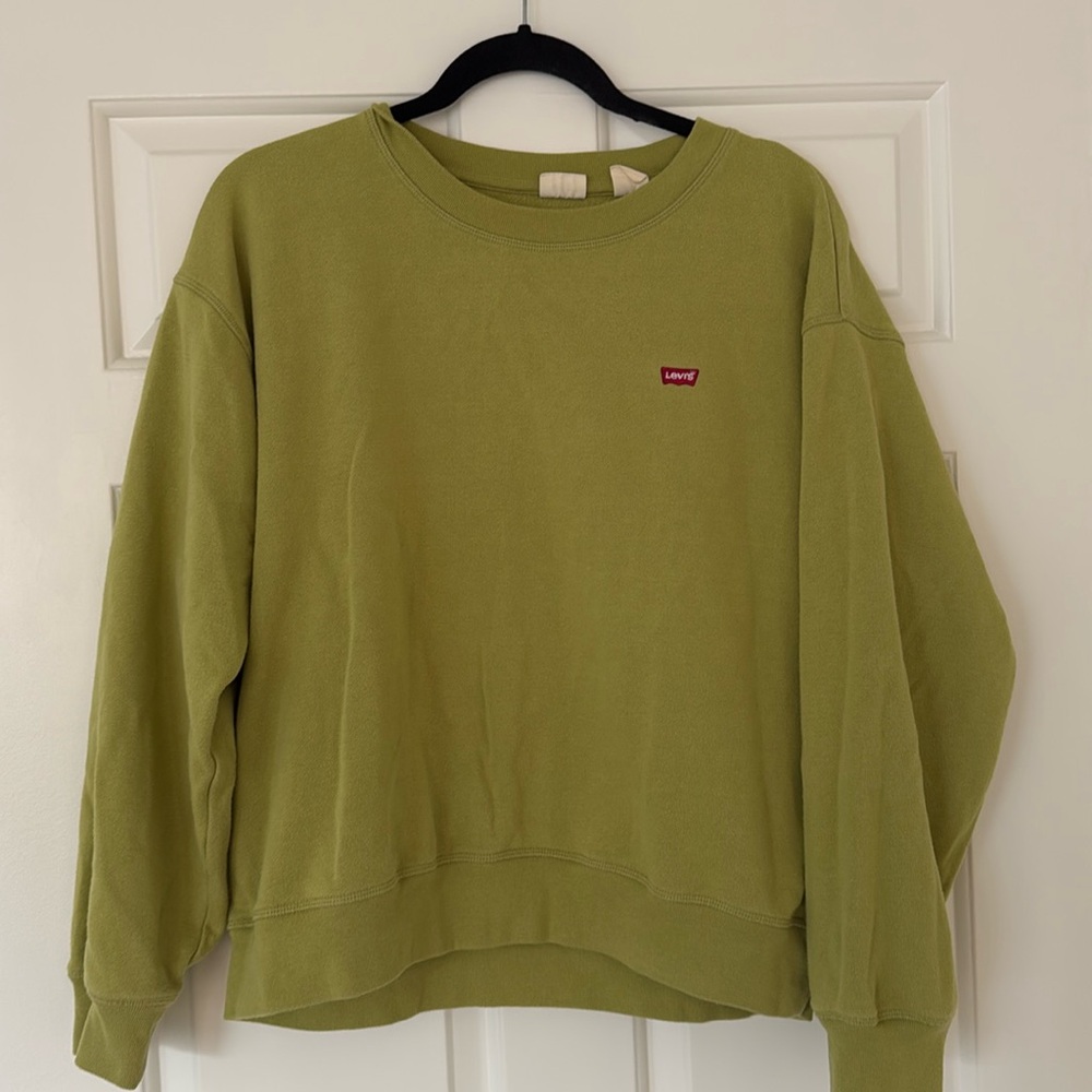 Levi’s - cotton crew neck pull over. Lightly worn.